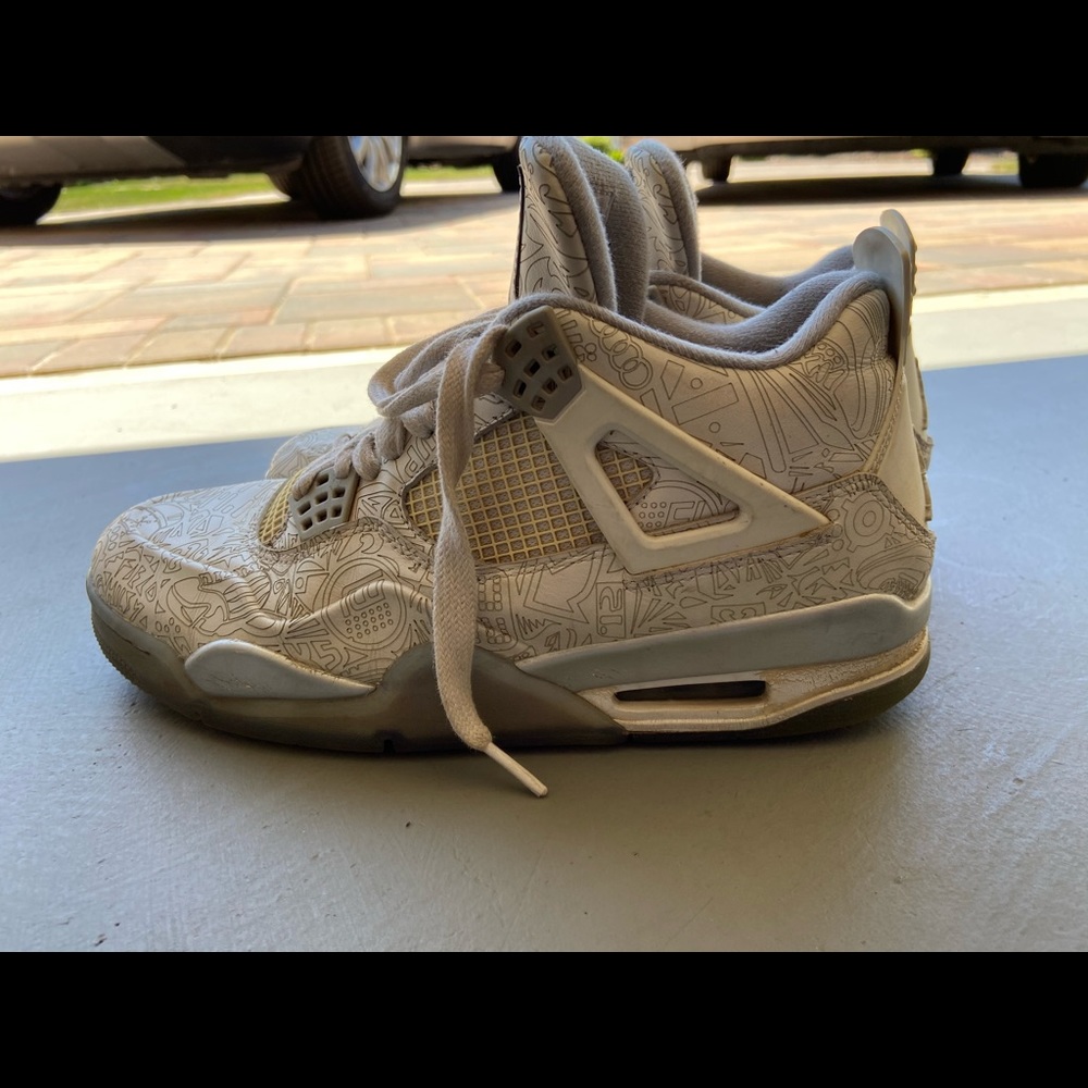 US 9.5 Air Jordan 4 Laser